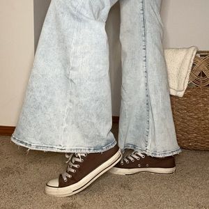 Brown converse with plaid tongue